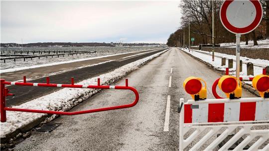 In Lübeck und Ostholstein rückte die Polizei zu mehreren Glätte-Unfällen aus. Glücklicherweise blieb es meistens bei Blechschäden. (Symbolbild)