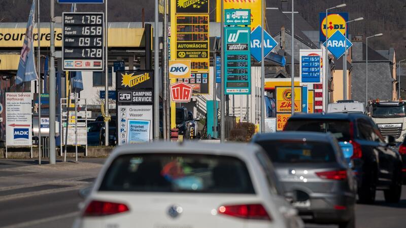 In Luxemburg sind Benzin und Diesel etwas günstiger als in Deutschland.