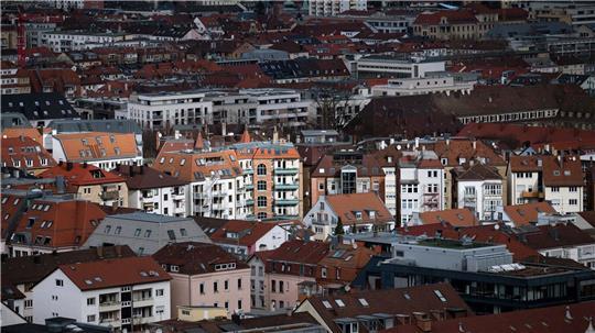 In Metropolen wie Stuttgart sind Wohnungen knapp und teuer.
