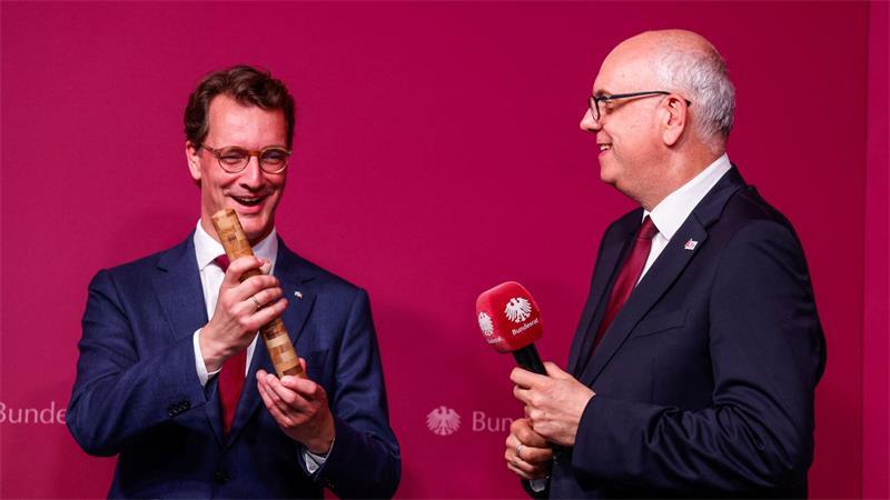 In NRW soll 2027 unter dem Motto „Gemeinsam verbunden“ gefeiert werden. 