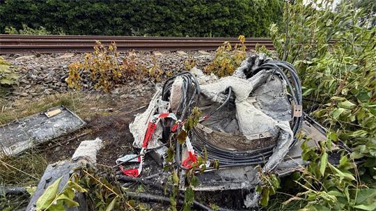 In Neu Wulmstorf brannte ein Verteilerkasten der Deutschen Bahn, der Zugverkehr wurde eingestellt. 