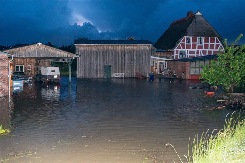 In Neuenkirchen wurde im Mai vergangenen Jahres ein ganzer Hof überschwemmt. Foto: JOTO