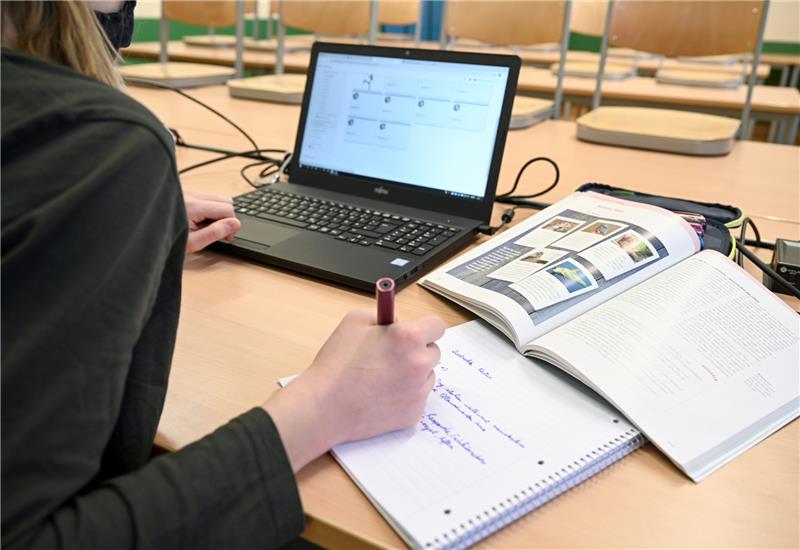 In Niedersachsen benutzen viele Schulen die Online-Lernplattform IServ. Foto: Felix Kästle/dpa