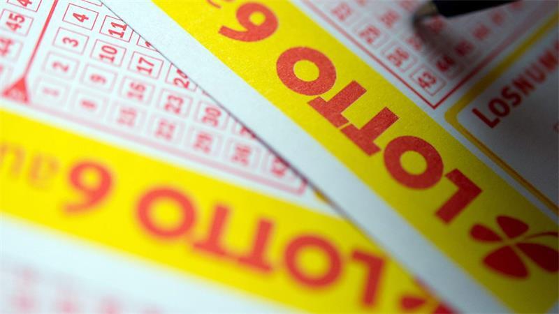 In Niedersachsen beschert die Lotto-Ziehung drei Teilnehmern Millionengewinne. (Archivbild)
