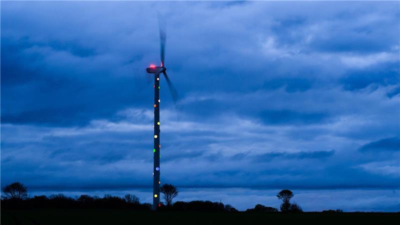 In Niedersachsen sind in diesem Jahr bislang 170 neue Windräder errichtet worden. (Archivbild)