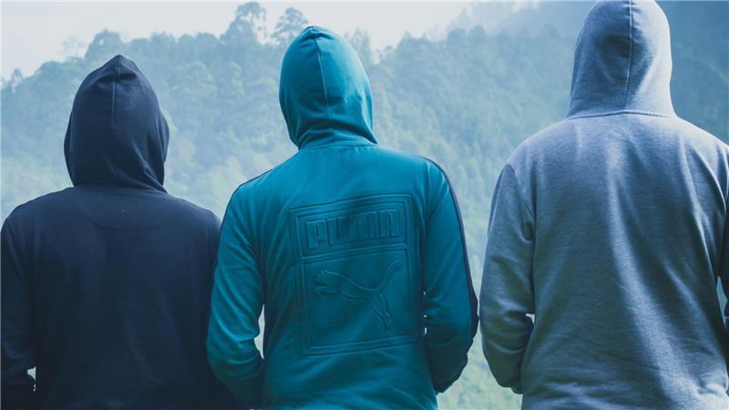 In Nordholz sollen Jugendliche über fremde Grundstücke gelaufen sein und Äpfel auf die Balkone älterer Bewohner geworfen haben (Symbolbild).