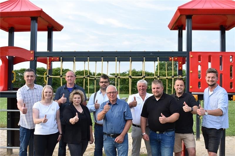 Der neue Bewerber um Oederquarts Bürgermeisteramt In Oederquart treten die Freien Wähler mit Stefan Raap, Beeke Weiß, Sven Ramm, Sandra Offermann, Nico Jürgens, Dietmar Stüven, Ulrich Wist, Lars Heinsohn, Jan Lingk und Steffen Weiß (von links) an.