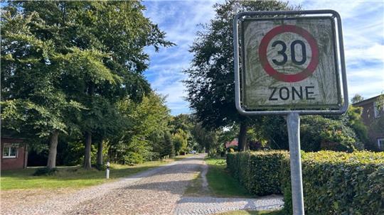 In Oldendorf-Siedlung gilt Tempo 30, die benachbarte Straße Timmerlade bekommt aber kein 30 km/h-Tempolimit.