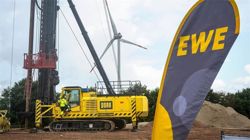 EWE plant weitere große Wasserstoffproduktion im Nordwesten In Ostfriesland baut EWE bereits an einer Wasserstoff-Produktionsanlage. (Archivbild)