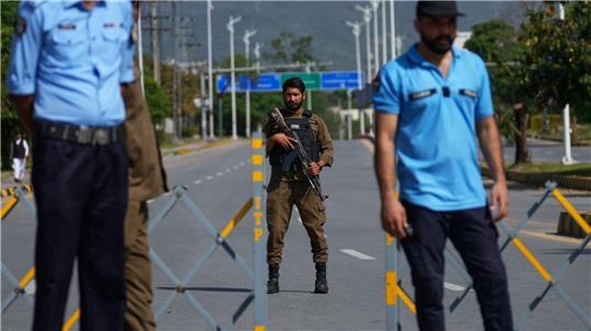 In Pakistans Hauptstadt Islamabad wurden mit Blick auf mögliche neue Verhandlungen zwischen den USA und dem Iran bereits die Sicherheitsvorkehrungen verstärkt.