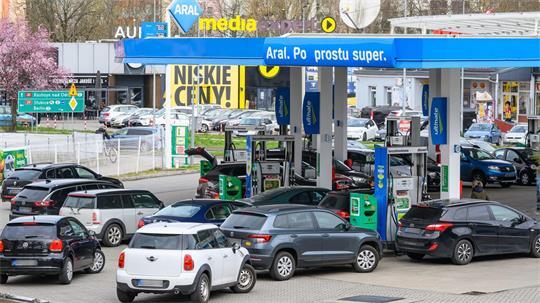 In Polen gilt vorübergehend eine gesenkte Mehrwertsteuer auf Benzin und Diesel. (Archivbild)