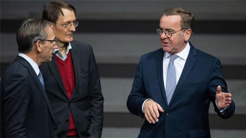 In Rankings der beliebtesten Politiker Deutschlands landet Pistorius (rechts) immer wieder ganz vorne. 