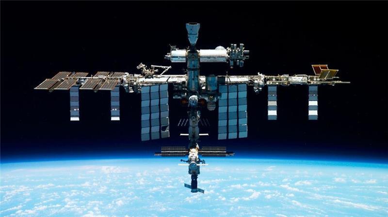 Auf in den Weltraum - Globale Pläne für Reisen ins All In Raumfahrtmaßstäben uralt, aber weiterhin betrieben: die ISS (Archivbild)