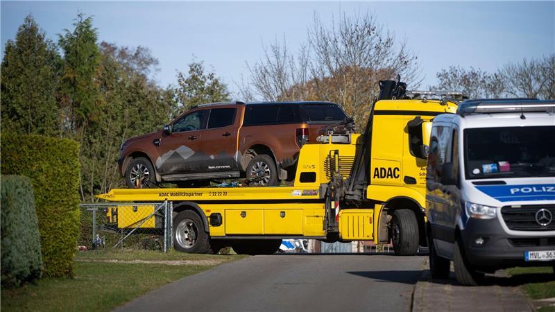 Gewaltsamer Tod von Fabian: Ermittler verhaften Frau In Reimershagen nahe Güstrow wird ein Geländewagen beschlagnahmt.