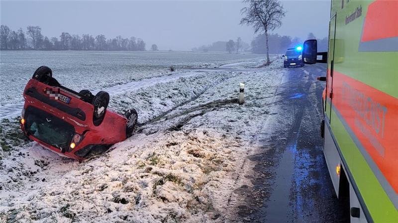 In Ritschermoor überschlug sich eine Autofahrerin und landete im Graben.