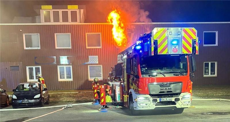 In Rotenburg (Wümme) brannte Sonnabendnacht ein Zimmer am Flugplatz.