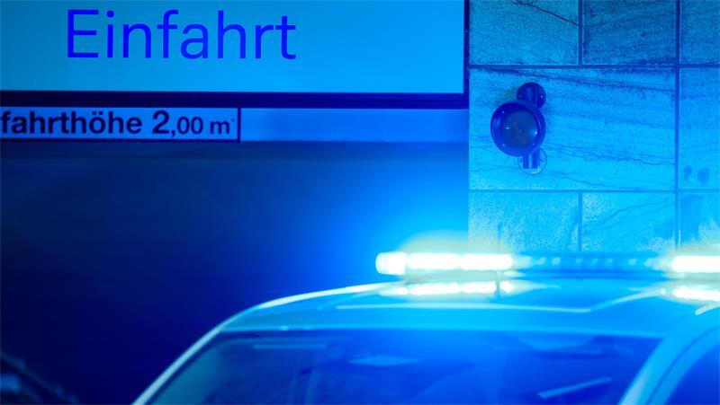 In Rotenburg stoppte die Polizei einen 24-jährigen Mann und einen 14-Jährigen in der Mühlenstraße. (Symbolbild)