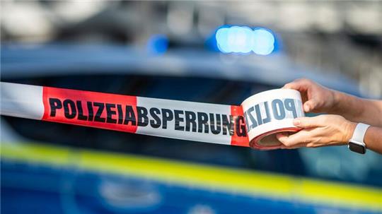 In Salzgitter ist eine 23-jährige Frau tot aufgefunden worden - die Polizei ermittelt.