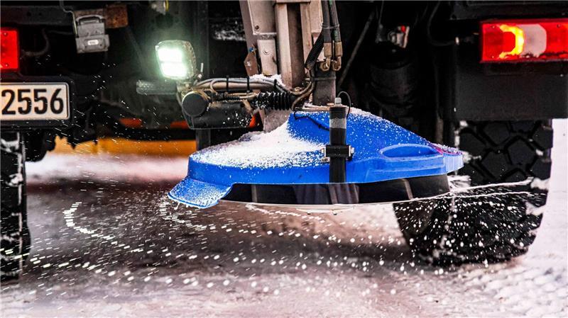 In Schleswig-Holstein hat der Landesbetrieb genügend Streusalz. (Archivbild)