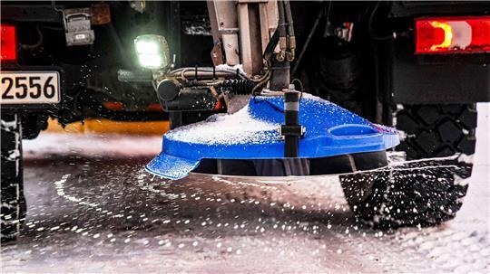 In Schleswig-Holstein hat der Landesbetrieb genügend Streusalz. (Archivbild)