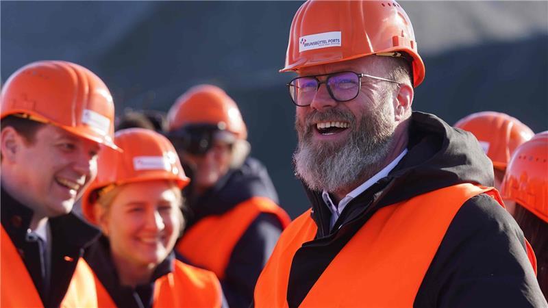 In Schleswig-Holstein sind zur Freude von Verkehrsminister Claus Ruhe Madsen (CDU) mehr Investitionen in das Straßennetz geplant. (Archivbild)