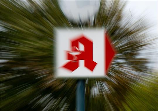 In Schleswig-Holstein sollen rund 600 Apotheken geschlossen bleiben. Foto: dpa-Bildfunk