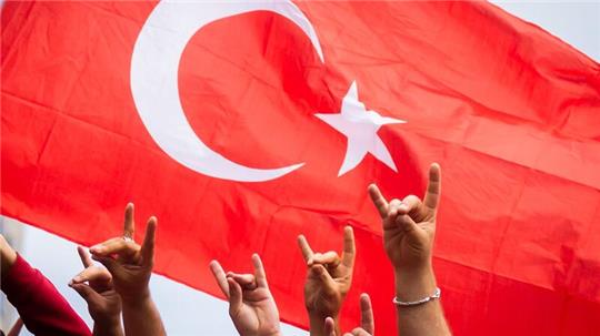 In Schleswig-Holstein werden 400 Menschen dem türkischen Rechtsextremismus zugeordnet. (Symbolbild)
