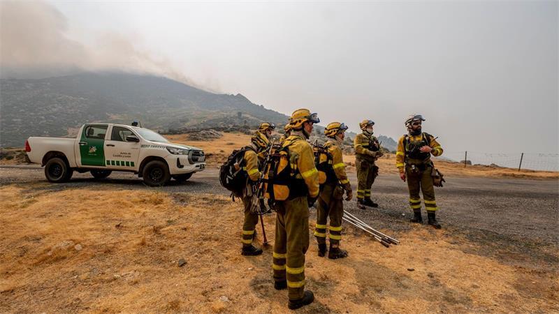 Feuer wütet weiter bei Bordeaux – Rauch macht Atmen schwer In Spanien ist die Feuerwehr im Kampf gegen Naturbrände im Dauereinsatz.