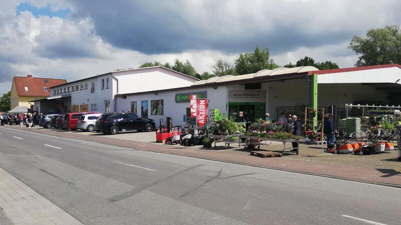 In Spieka gibt es nicht nur einen Raiffeisen-Markt, sondern jetzt auch einen Tante-Enso-Markt. 