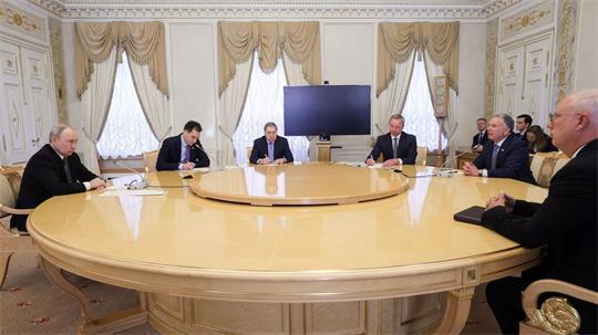 In St. Petersburg gab es etwa dreistündige Gespräche über mögliche Auswege aus dem russischen Angriffskrieg gegen die Ukraine.