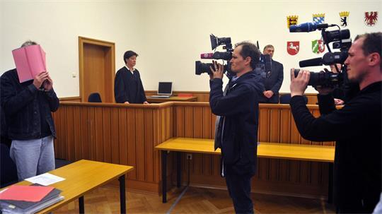In Stade wurde der sogenannte Maskenmann bereits wegen drei Kindsmorden verurteilt. (Archivbild)