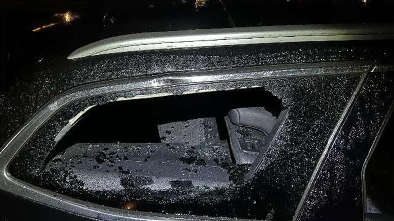 Hier in Stade und Harsefeld waren Diebe Weihnachten am Werk In Stade wurde ein geparktes Auto aufgebrochen und das Handschuhfach durchwühlt.