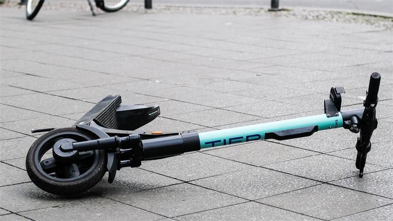 In Stade wurde eine E-Scooter-Fahrerin angefahren (Symbolbild).