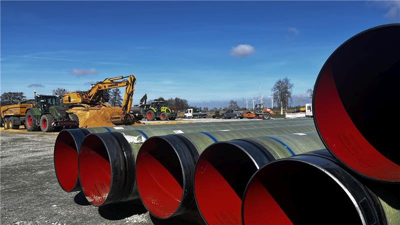 In Stadermoor liegen die Rohre für die Gasleitung bereit.
