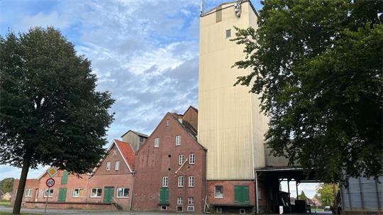 In Teilen dieser Hofstelle in Bokel könnten in ein paar Jahren 68.000 Hühner leben.