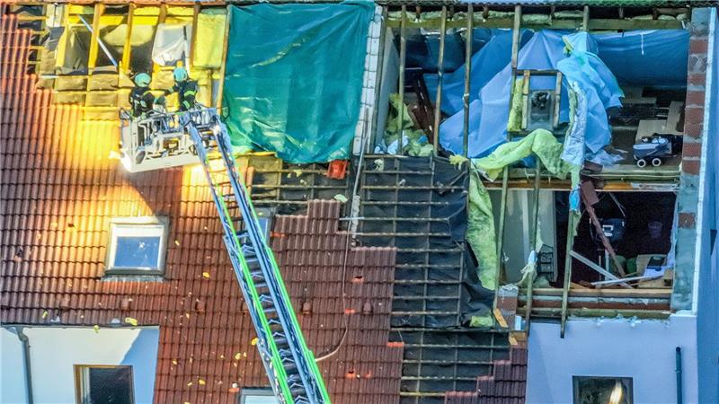 Unwetter: Verletzte im Flugzeug - Schäden im Süden In Ulm wurden infolge des Unwetters mehrere Wohnhausdächer abgedeckt - war es ein Tornado?