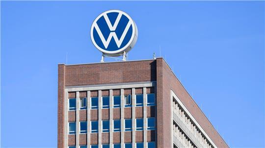 In Wolfsburg kommen am Mittwoch Tausende Mitarbeitende zur Betriebsversammlung zusammen.