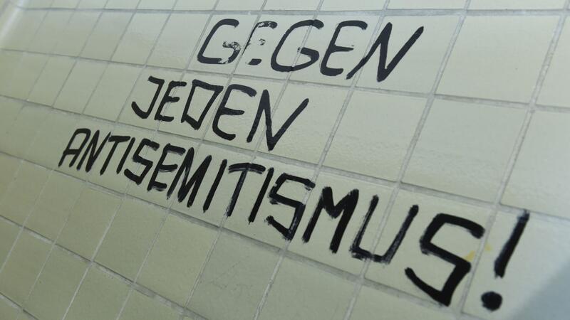 Antisemitismus im Klassenzimmer: Was Lehrer tun können In Würzburg lernen Lehramtsstudierende, wie sie mit Antisemitismus im Klassenzimmer umgehen können.