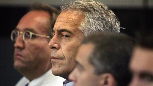 In Zusammenhang mit Missbrauchsvorwürfen gegen Jeffrey Epstein wurden neue Dokumente veröffentlicht.