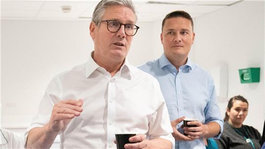 In besseren Zeiten machten Keir Starmer (links) und Wes Streeting (rechts) gemeinsam Wahlkampf. (Archivfoto)