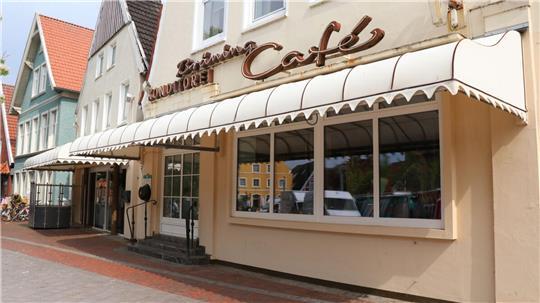 In das Café Brüning am Otterndorfer Kirchplatz kehrt im Sommer neues Leben ein: Unter dem Namen Gelateria Agnoli bieten Marco Agnoli und sein Team ab Juli Eisspezialitäten an.
