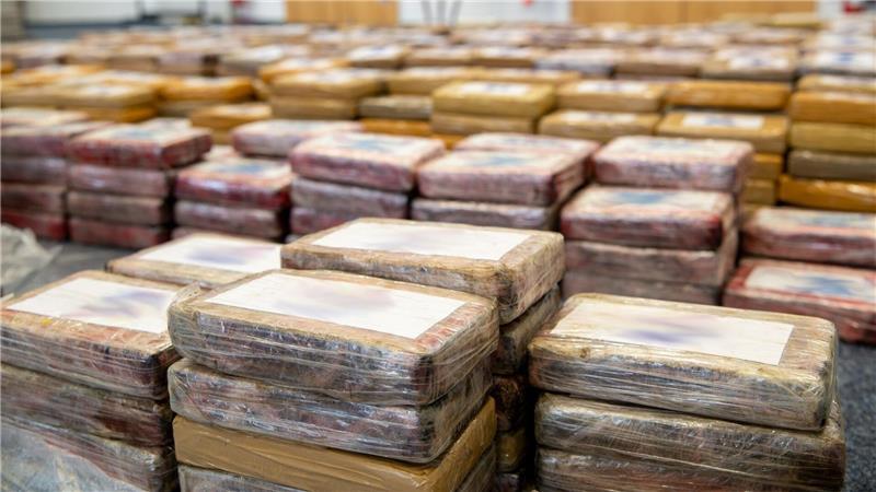 In dem Container fanden die Beamten von Zoll und Polizei am Ende 1.600 Pakete mit Kokain - im Wert von rund 30 Millionen Euro.