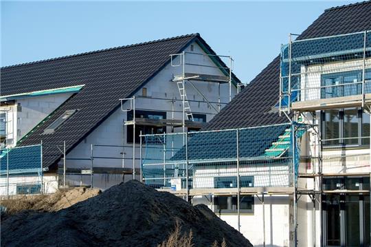 In dem Neubaugebiet in Daensen sollen vor allem Einzelhäuser entstehen (Symbolfoto). Foto: dpa-Bildfunk