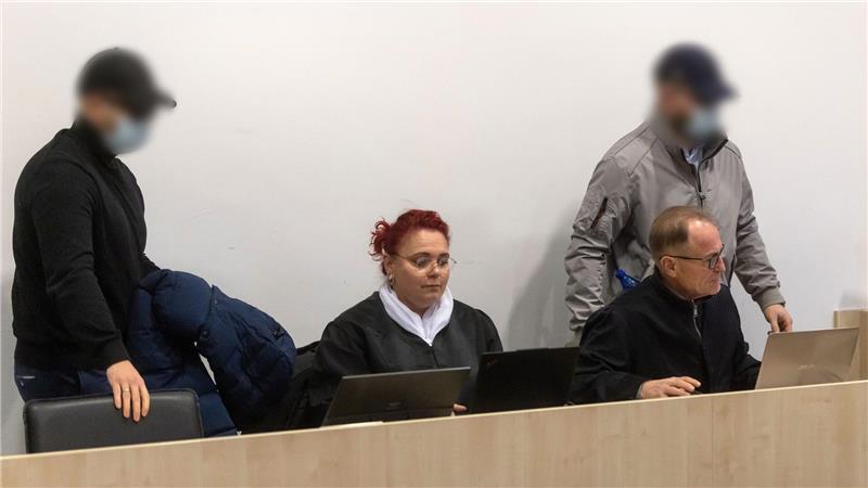 In dem Verfahren müssen sich erneut zwei Männer aus der rechtsextremen Szene verantworten, die zwei Journalisten aus Göttingen schwer verletzt haben sollen. (Archivbild)