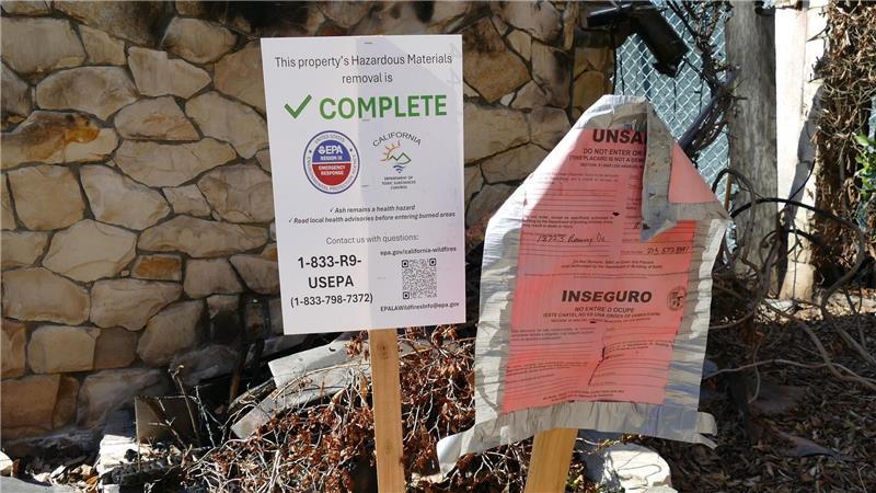 100 Tage nach dem Inferno - ein langer Weg für Los Angeles In den Brandgebieten werden Trümmer und Giftstoffe entsorgt.