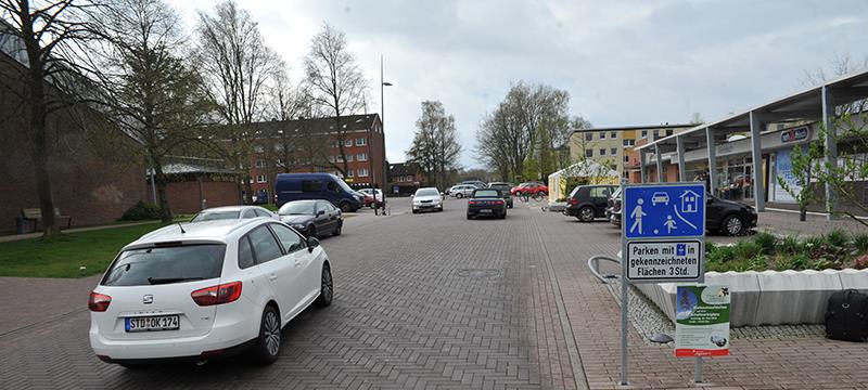 In den Umbau des Platzes hat die Stadt Buxtehude 950 000 Euro investiert. 75 Prozent davon gab die EU aus ihrem Fonds für Regionalentwicklung dazu. Fotos Wisser