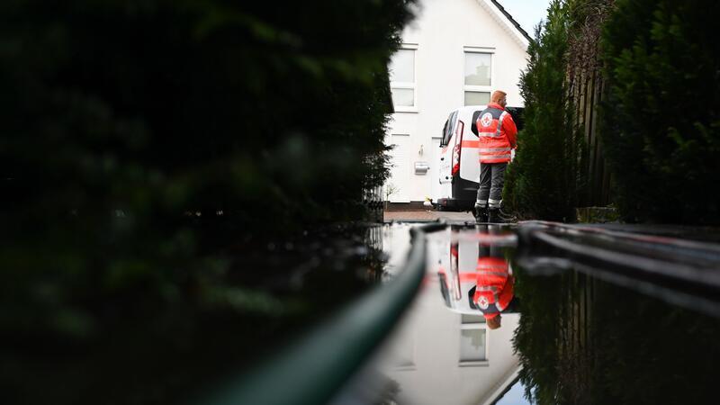 DRK-Präsidentin fordert bessere Krisen-Ausstattung In den derzeitigen Hochwasser-Gebieten sind auch zahlreiche ehrenamtliche Helfer vom DRK im Einsatz.