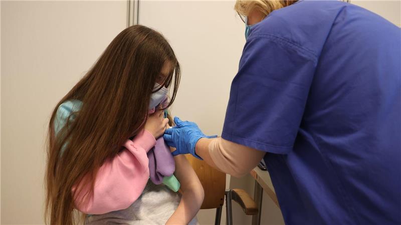 In den ersten Jahren nach der Ankunft sind die Hürden für Flüchtlinge im Gesundheitswesen laut einer Studie besonders hoch. (Symbolbild)
