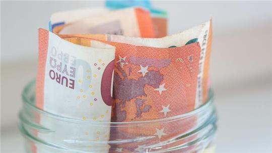 In den ersten neun Monaten spendeten Menschen im Norden pro Spende im Schnitt 34 Euro. (Symbolbild)