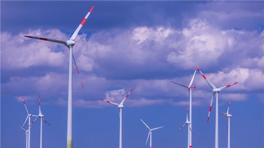 In den ersten neun Monaten wurden 19,6 Terawattstunden Strom mehr aus dem Ausland bezogen als umgekehrt aus Deutschland ins Ausland flossen.